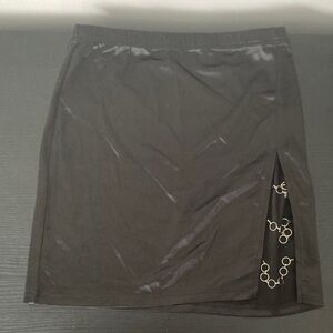 Elegant Black Skirt with Chain Detail